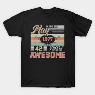 43rd Birthday gift 43 Years Old Awesome Since May 1977 T-Shirt